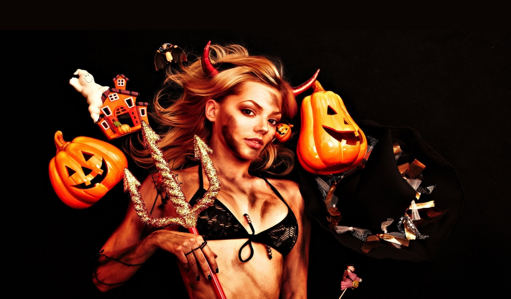 Halloween Young Witch for 1024 x 600 widescreen resolution