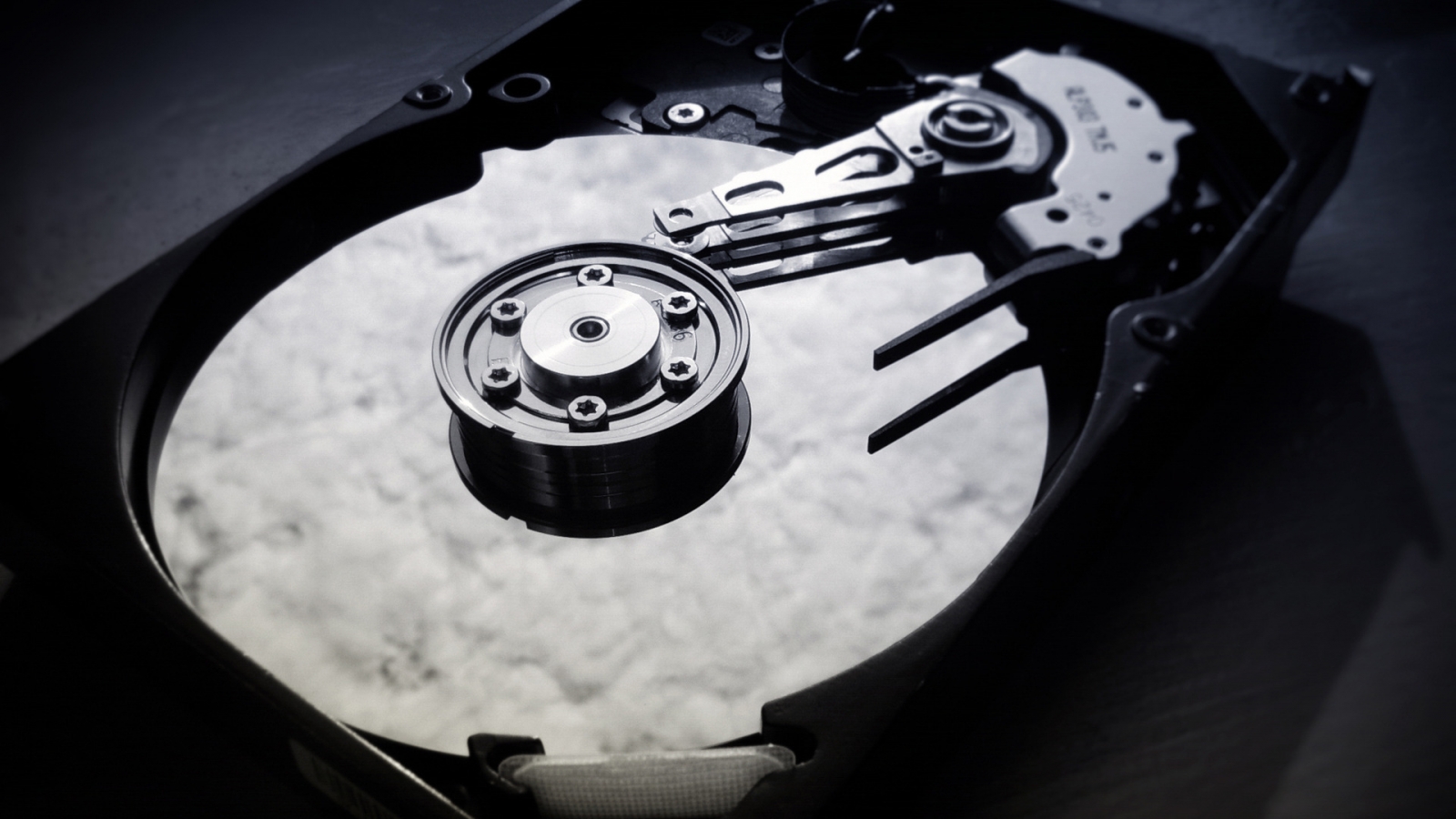 Hard Disk Drive for 1600 x 900 HDTV resolution