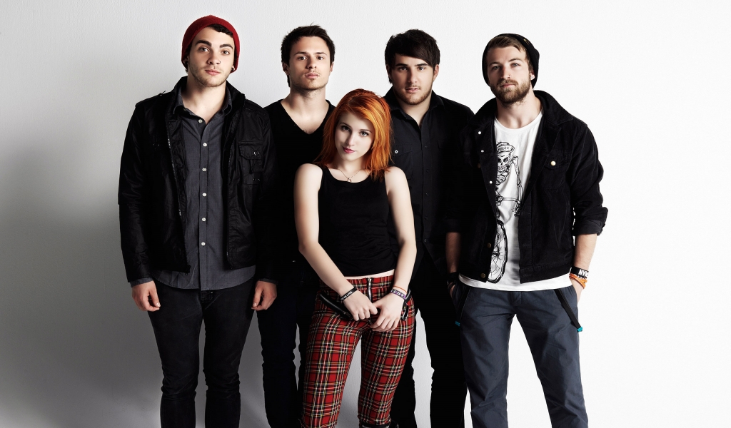 Hayley Williams and Paramore for 1024 x 600 widescreen resolution