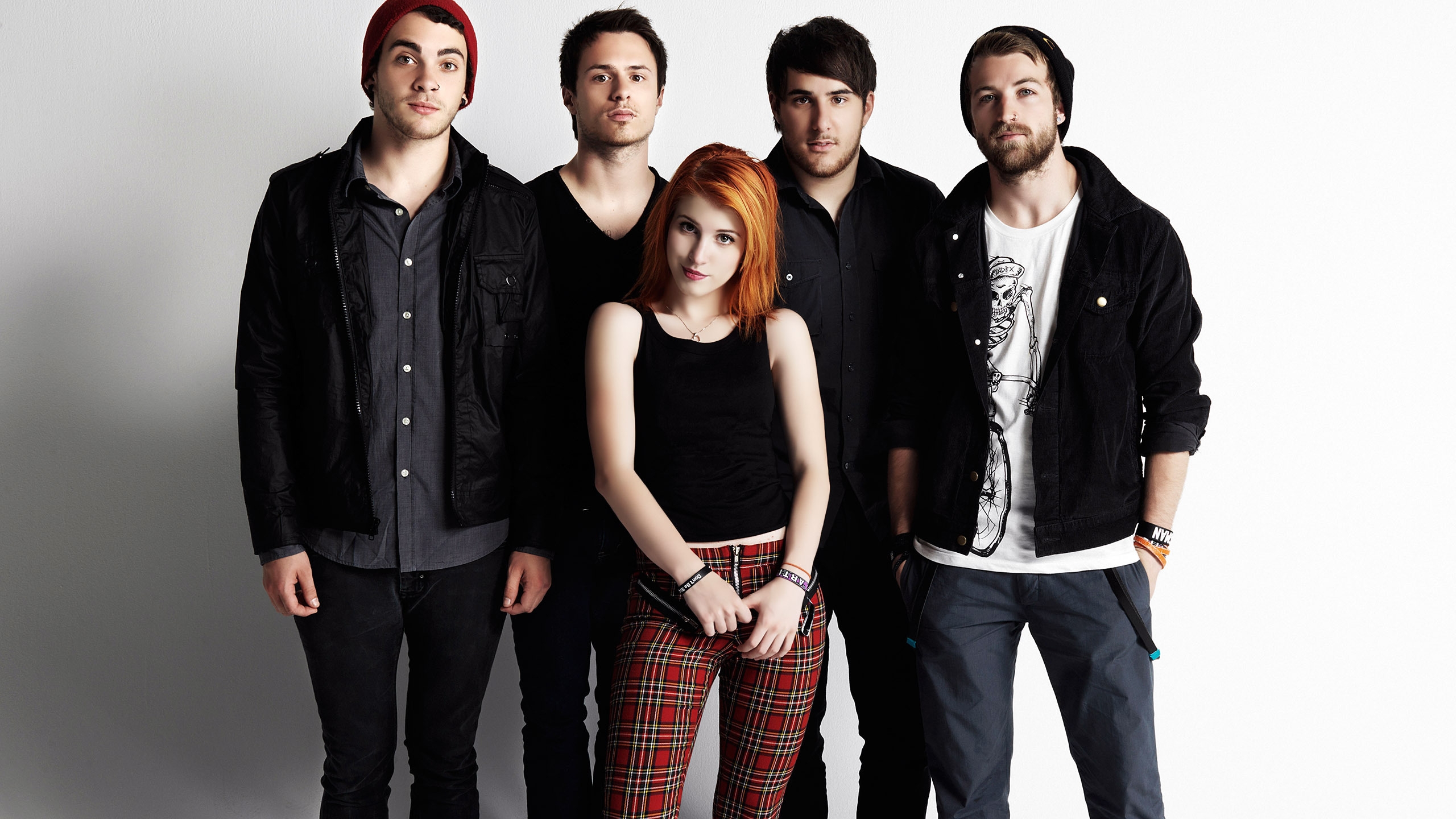 Hayley Williams and Paramore for 2560x1440 HDTV resolution