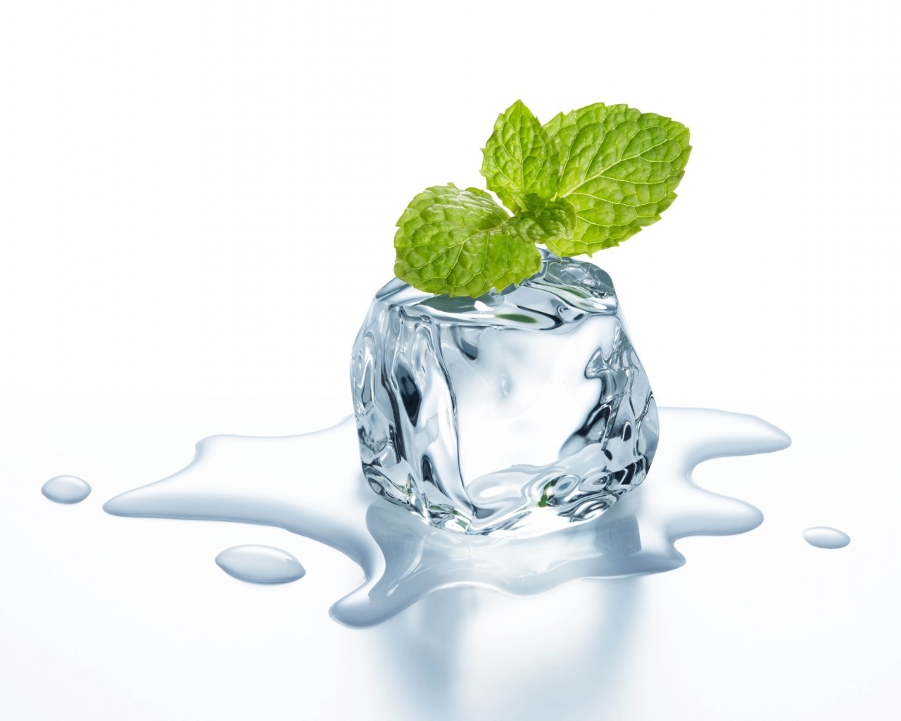 Ice Cube and Mint for 1280 x 1024 resolution