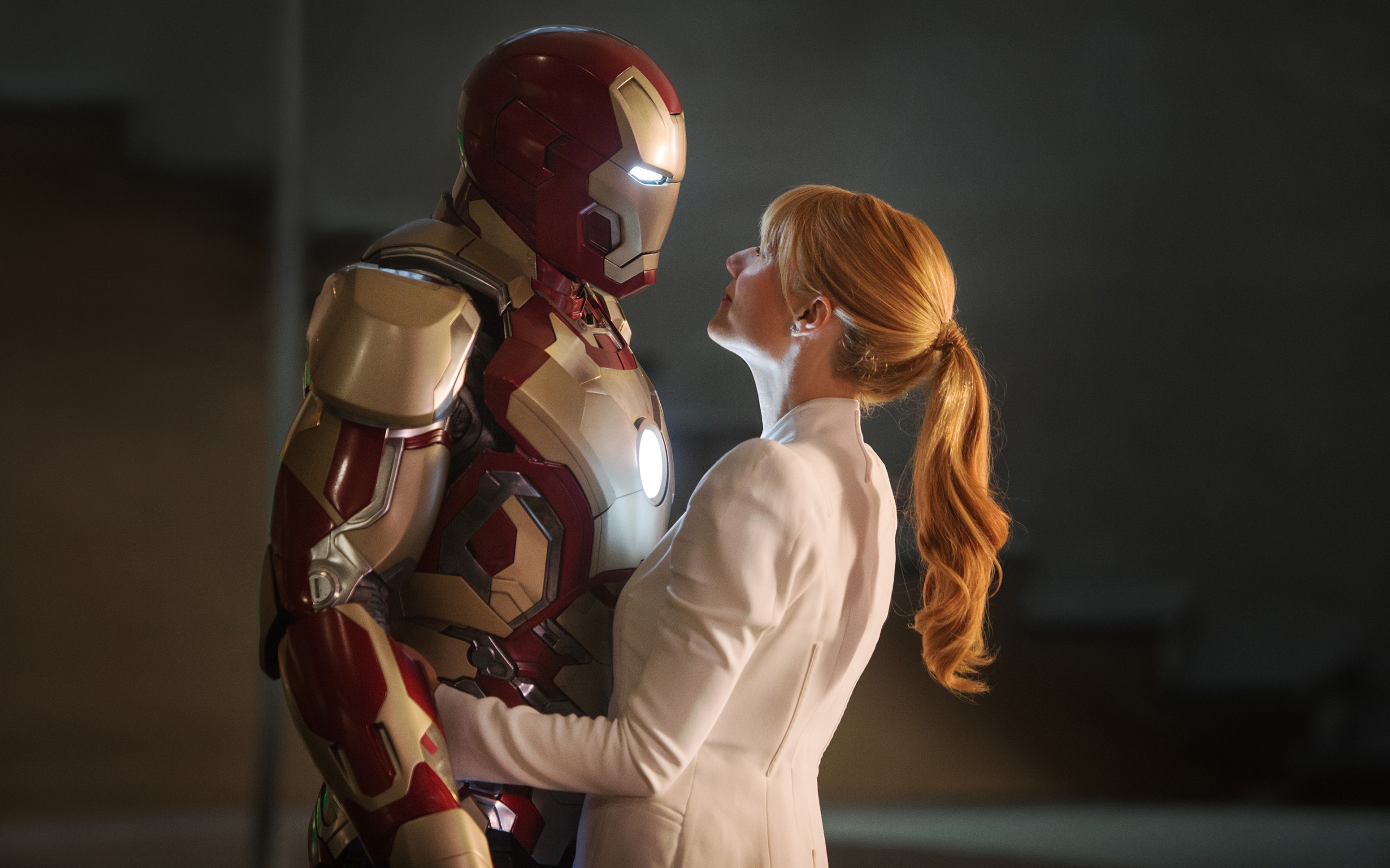 Iron Man Love for 2560 x 1600 widescreen resolution