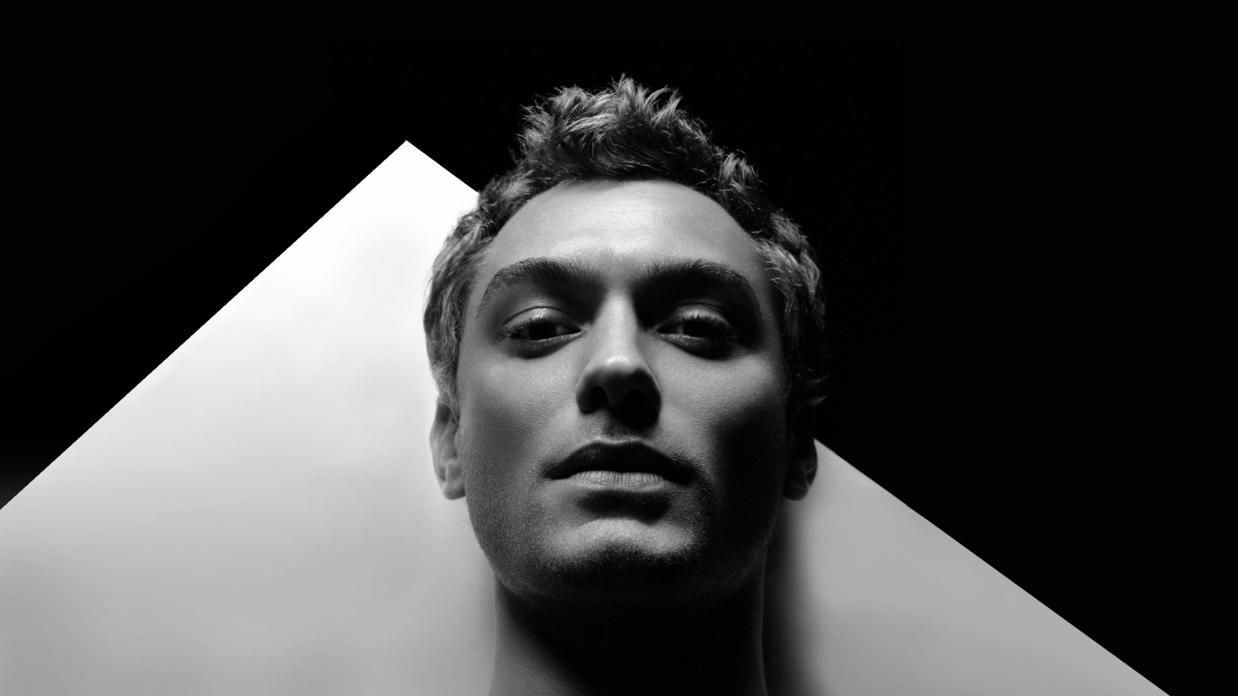 Jude Law for 1366 x 768 HDTV resolution