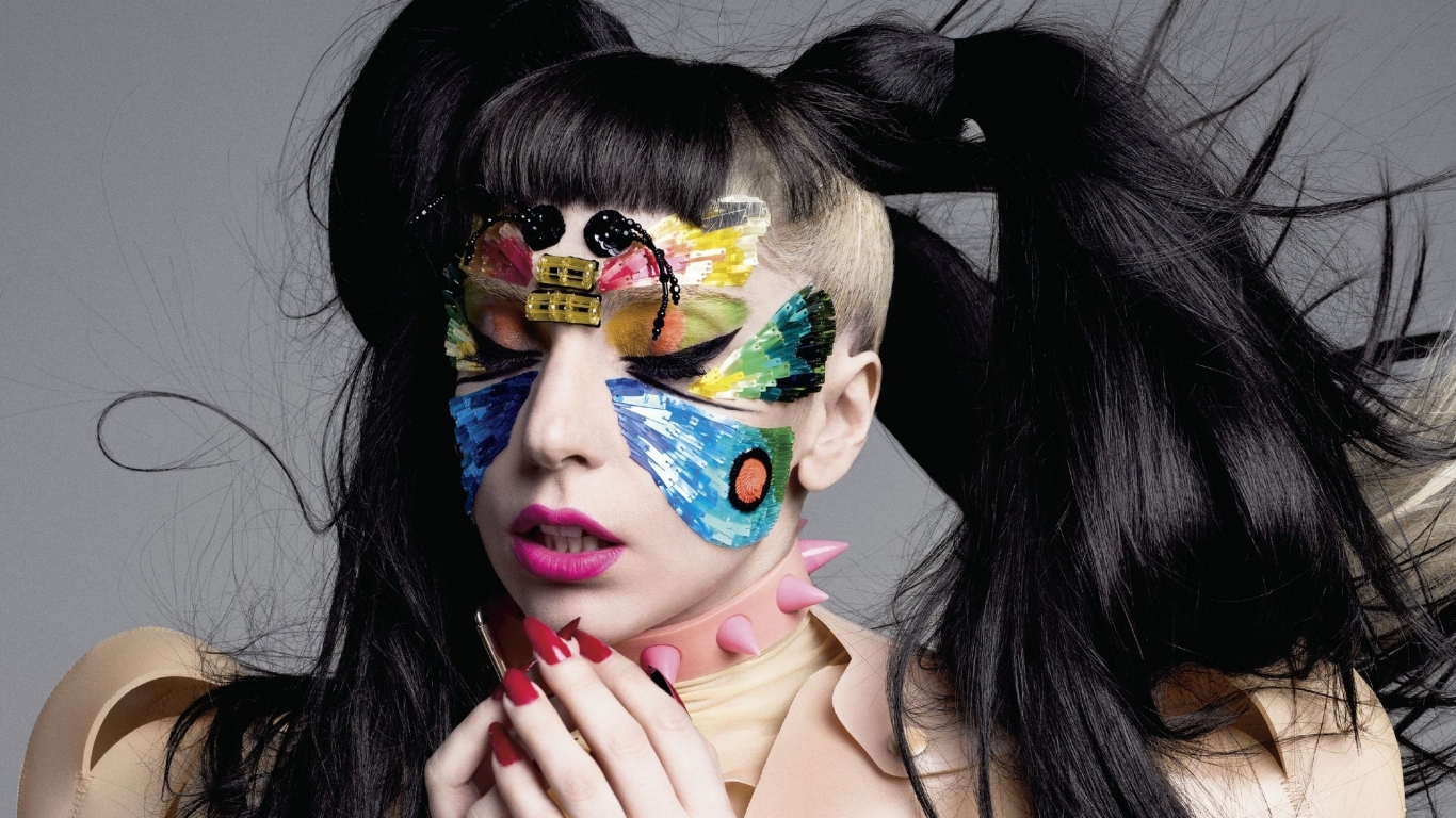 Lady Gaga Face Painting for 1366 x 768 HDTV resolution