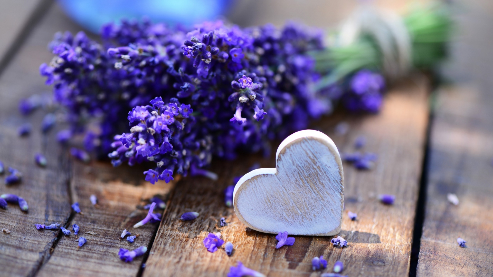 Lavender and Heart for 1920 x 1080 HDTV 1080p resolution