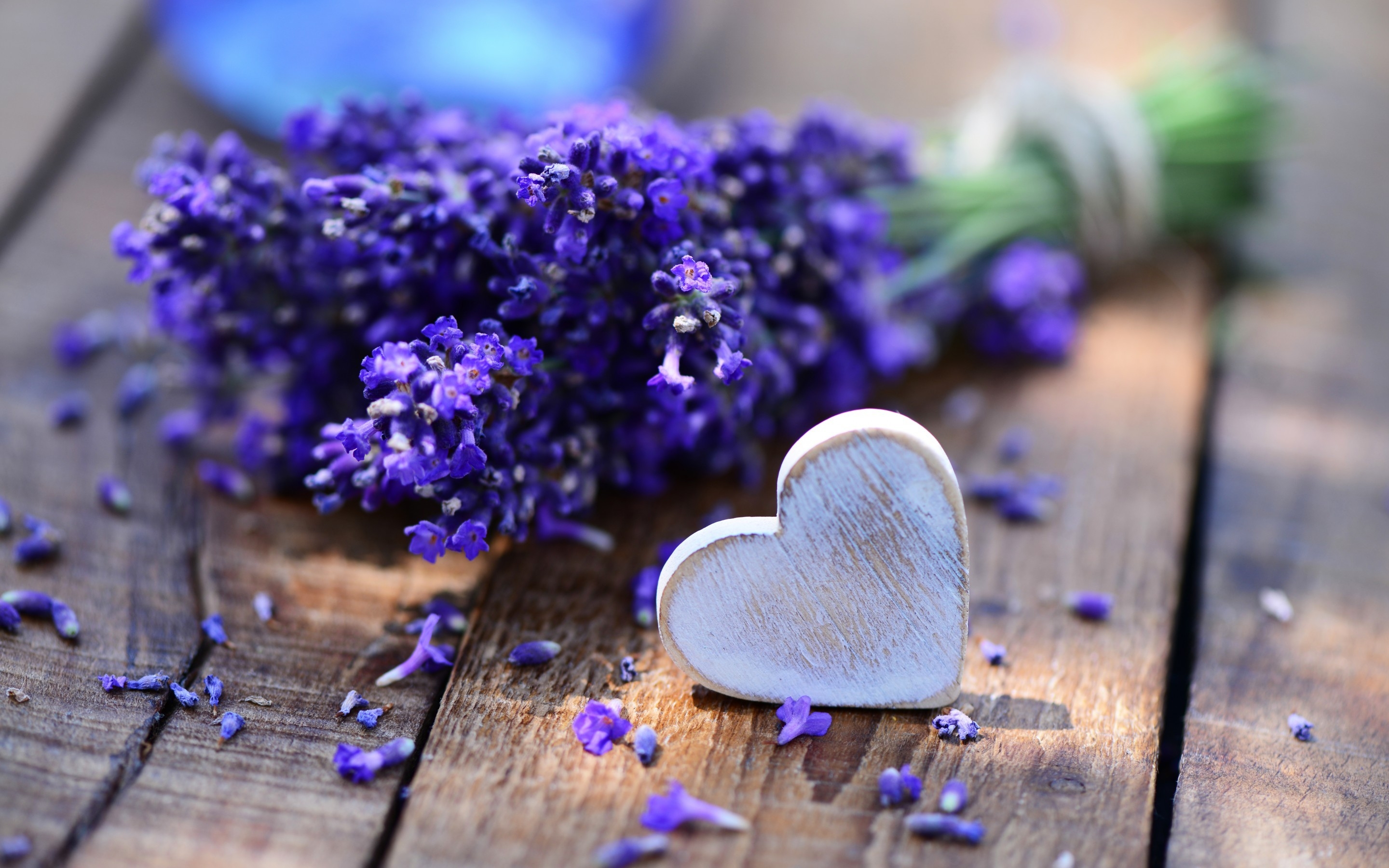 Lavender and Heart for 2880 x 1800 Retina Display resolution