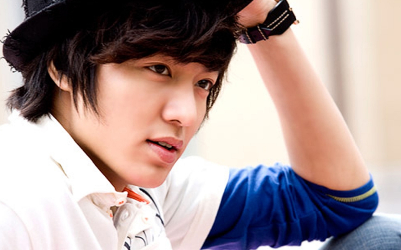 Lee Min Ho Profile Look for 1280 x 800 widescreen resolution
