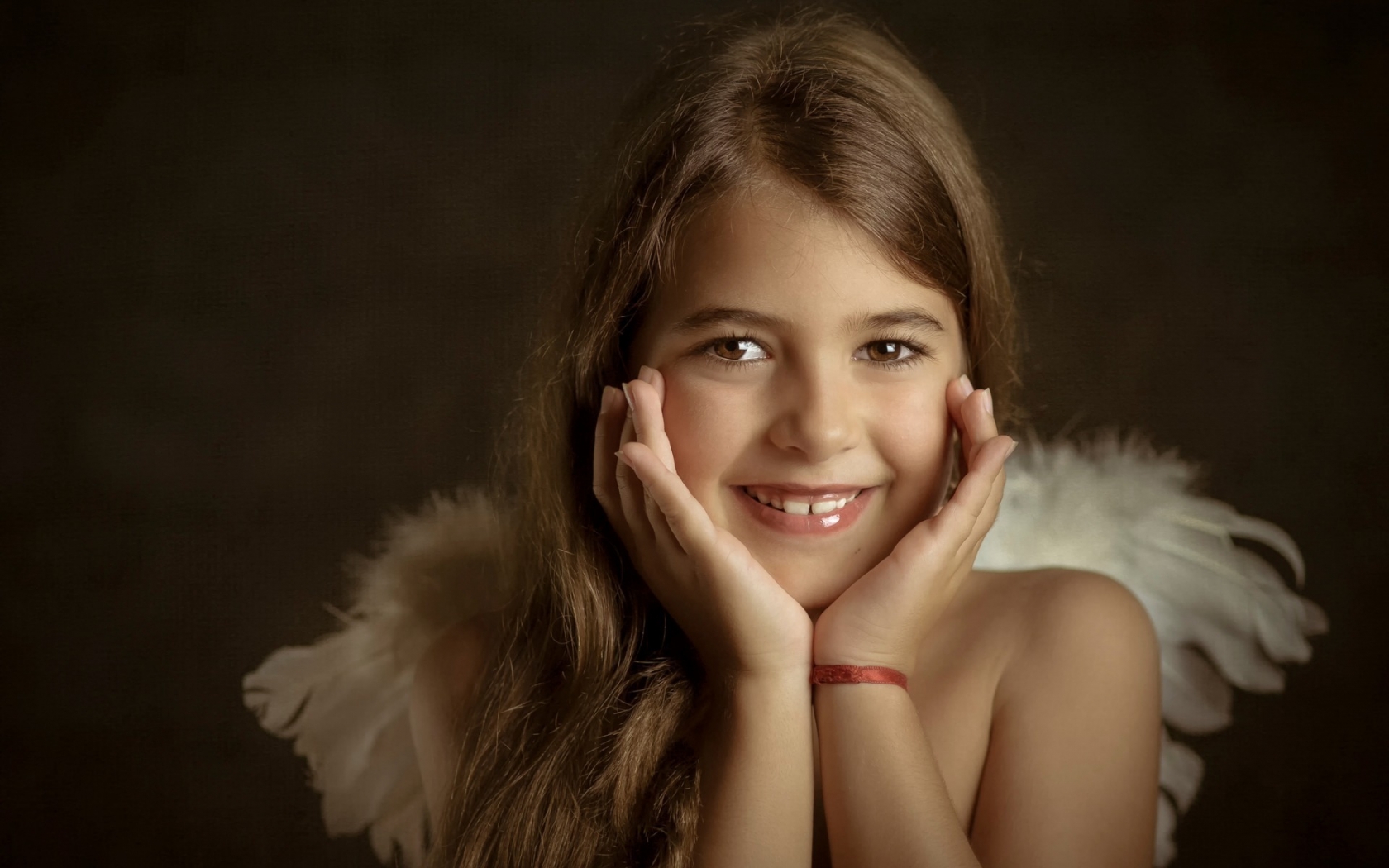 Little Angel Smile for 1680 x 1050 widescreen resolution