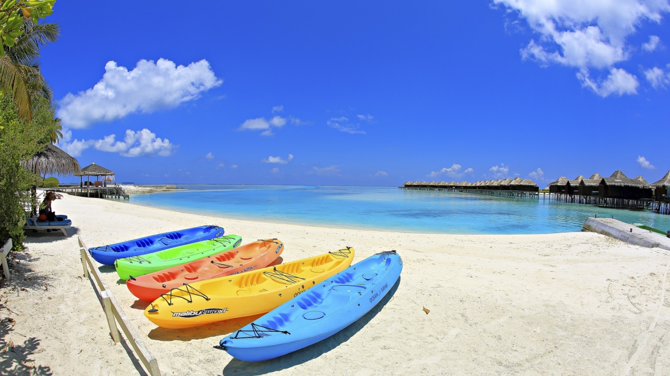 Maldives Beach Corner for 1366 x 768 HDTV resolution