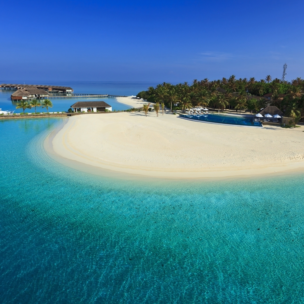 Maldives Luxury Resort for 1024 x 1024 iPad resolution