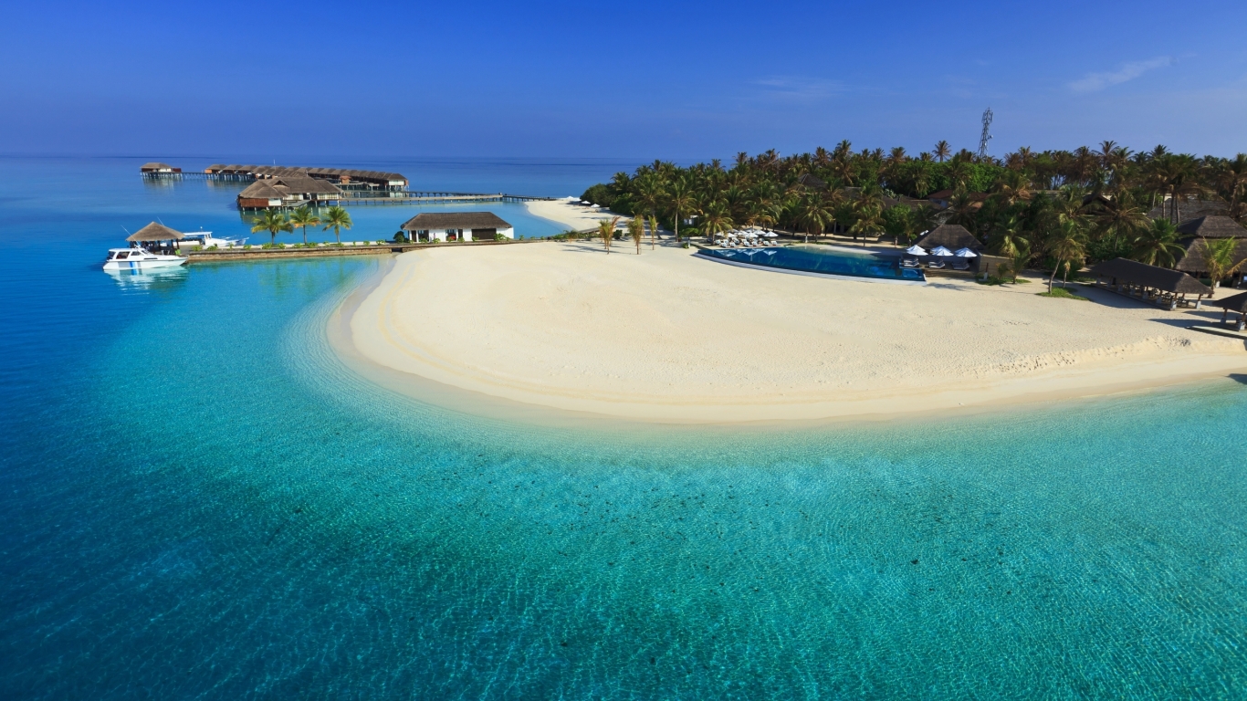 Maldives Luxury Resort for 1366 x 768 HDTV resolution