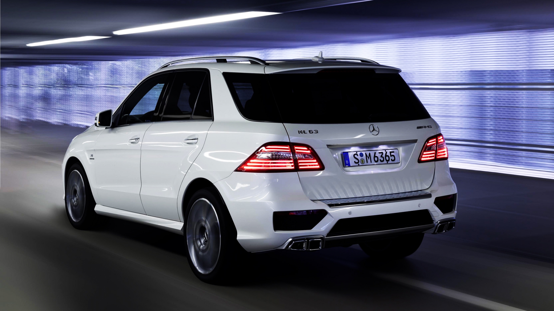 Mercedes Benz ML 63 AMG 2012 Rear for 1920 x 1080 HDTV 1080p resolution