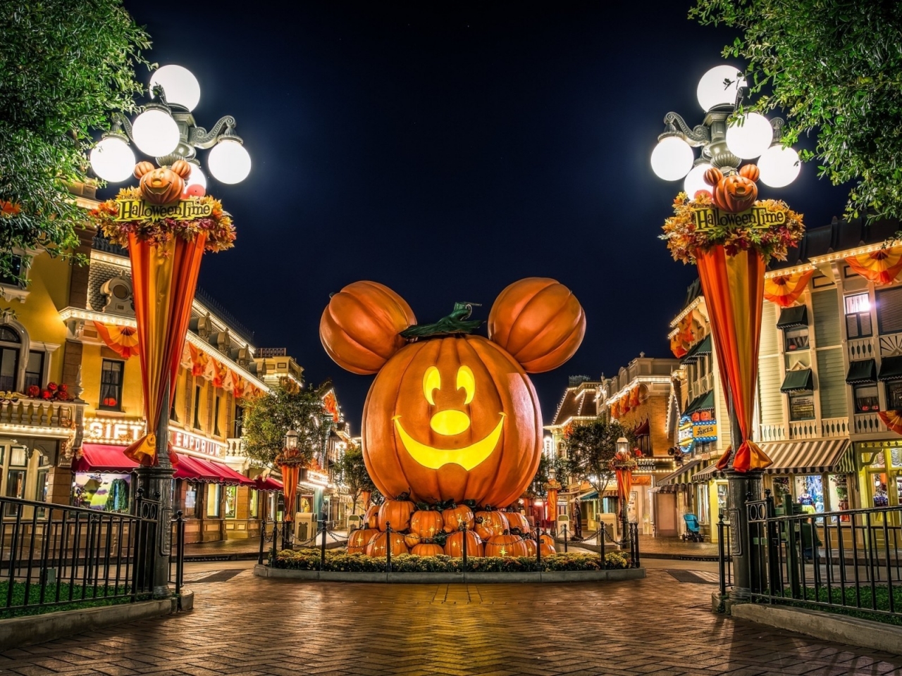 Mickey Mouse Pumpkin for 1280 x 960 resolution