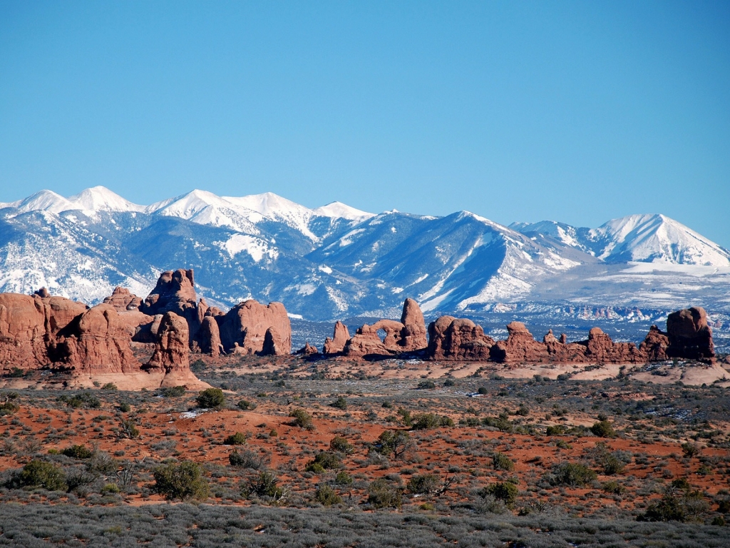 Moab Mountains for 1024 x 768 resolution