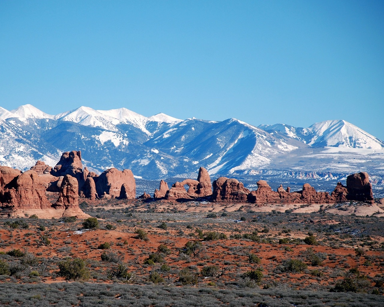 Moab Mountains for 1280 x 1024 resolution