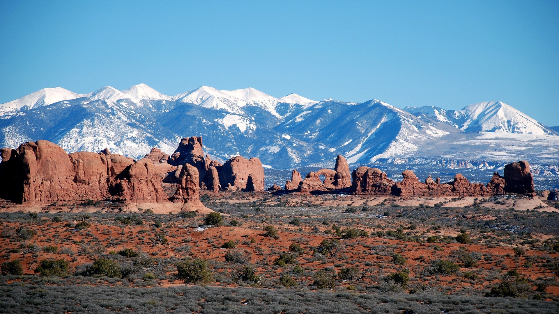 Moab Mountains for 1920 x 1080 HDTV 1080p resolution