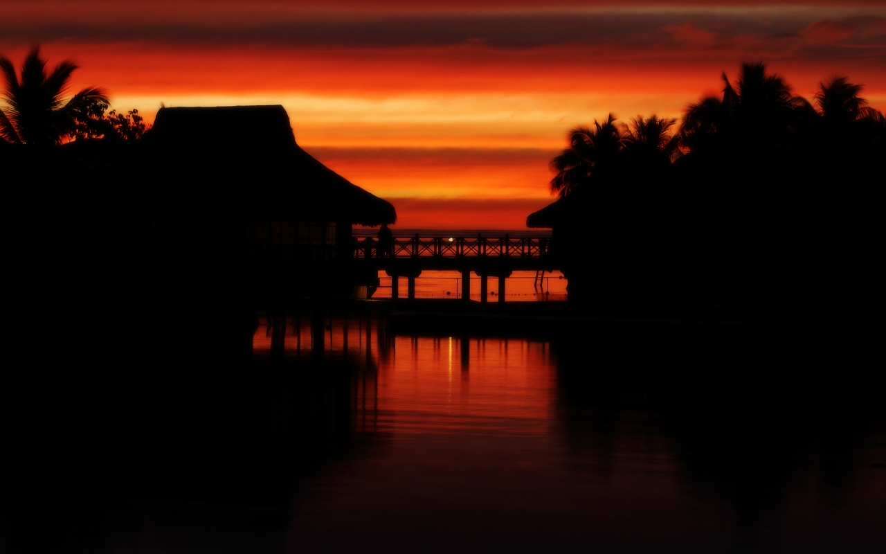 Moorea Sunset for 1280 x 800 widescreen resolution