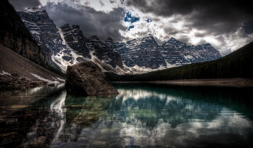 Moraine Lake for 1024 x 600 widescreen resolution