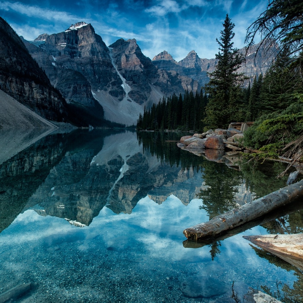 Moraine Lake Alberta Canada for 1024 x 1024 iPad resolution