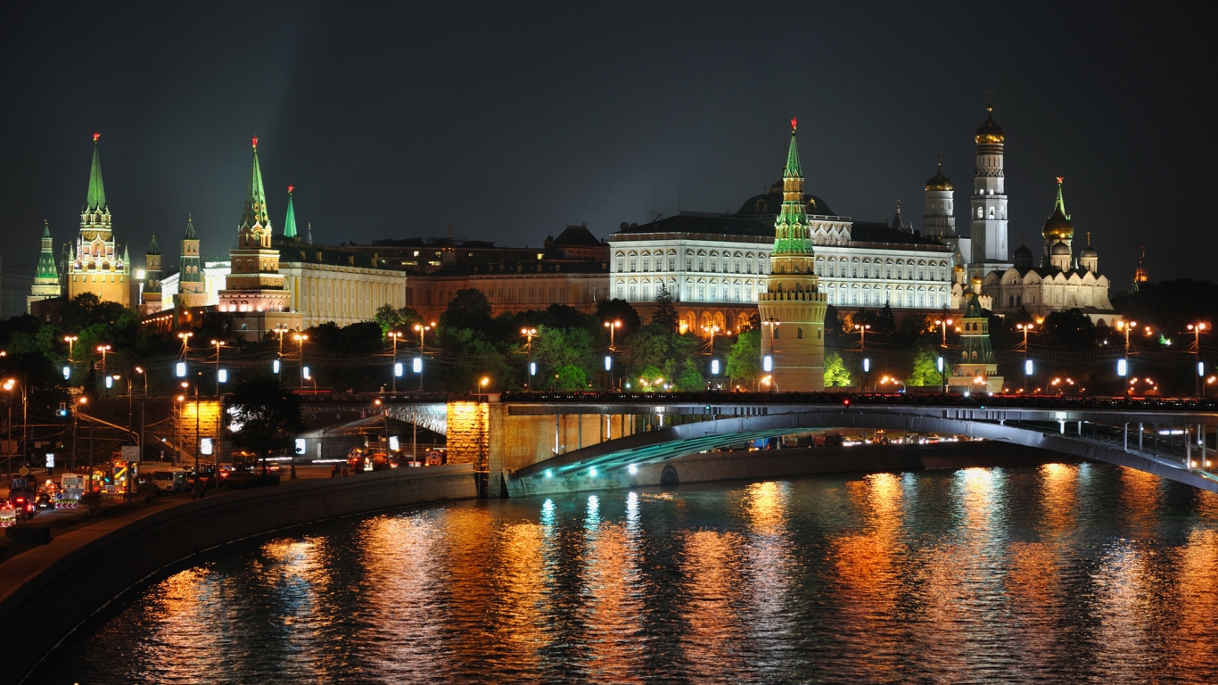 Moscow Night Lights for 1366 x 768 HDTV resolution