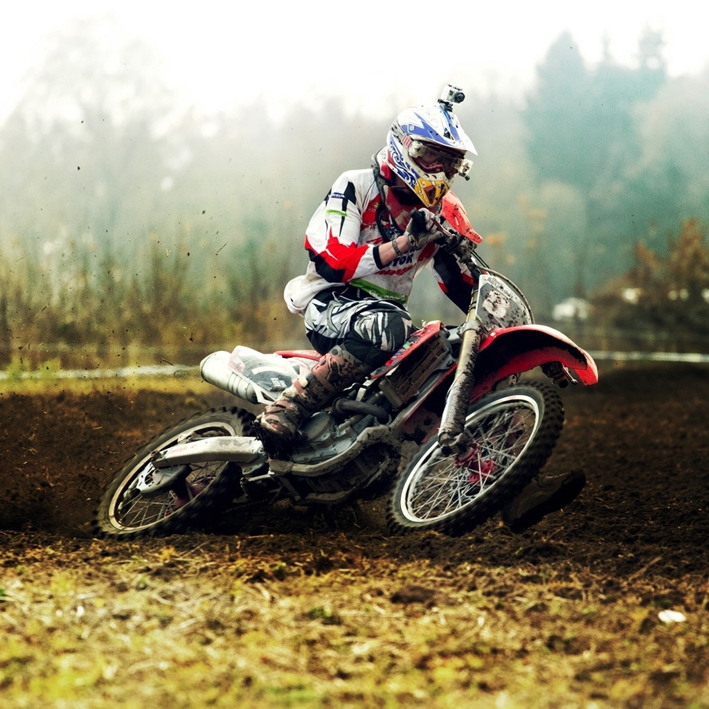 Motocross for 1024 x 1024 iPad resolution