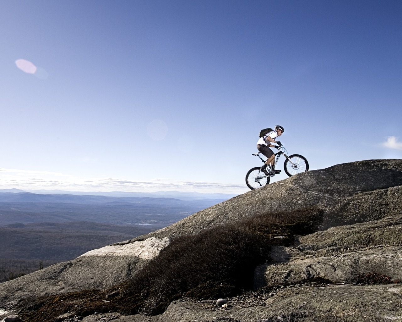 Mountain Bike Race for 1280 x 1024 resolution