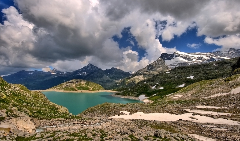 Mountains and Lake for 1024 x 600 widescreen resolution