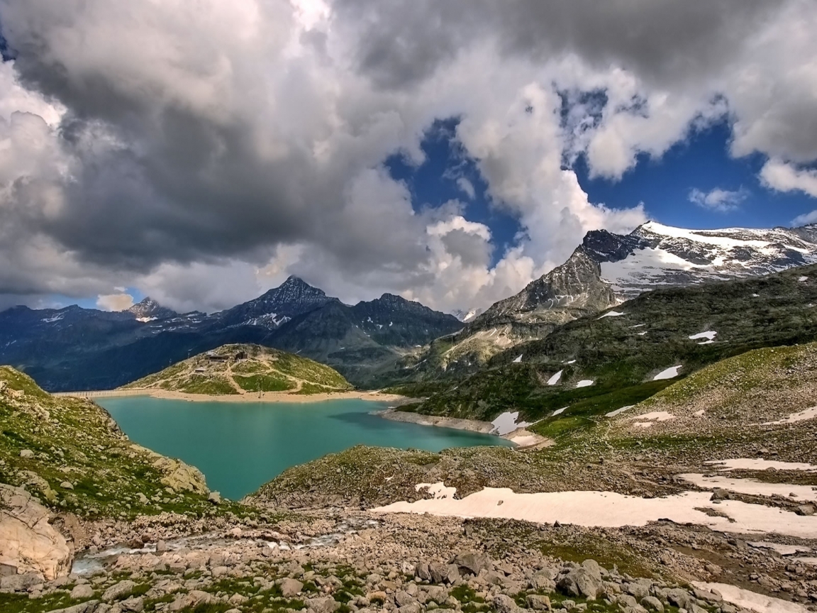 Mountains and Lake for 1152 x 864 resolution