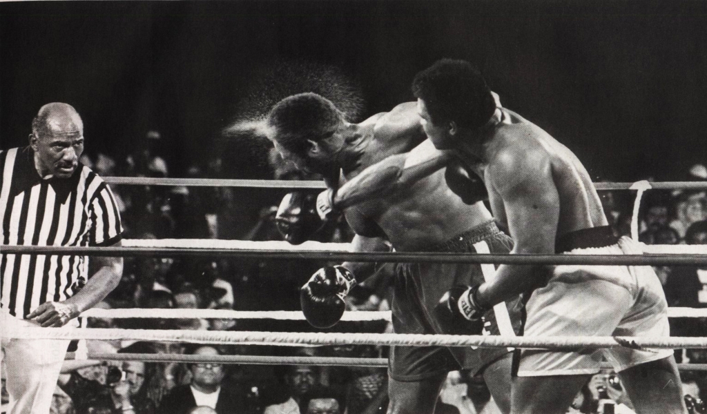 Muhammad Ali Hit for 1024 x 600 widescreen resolution