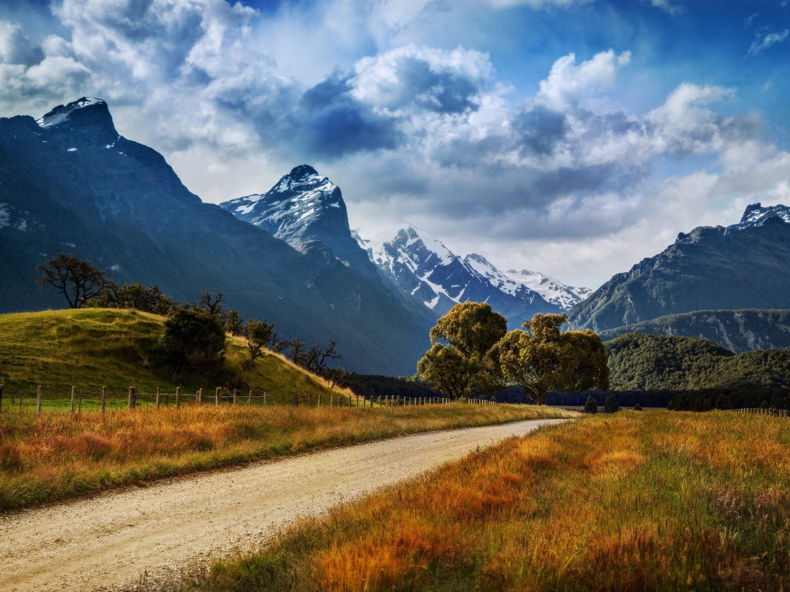 New Zealand Summer Landscape for 1600 x 1200 resolution
