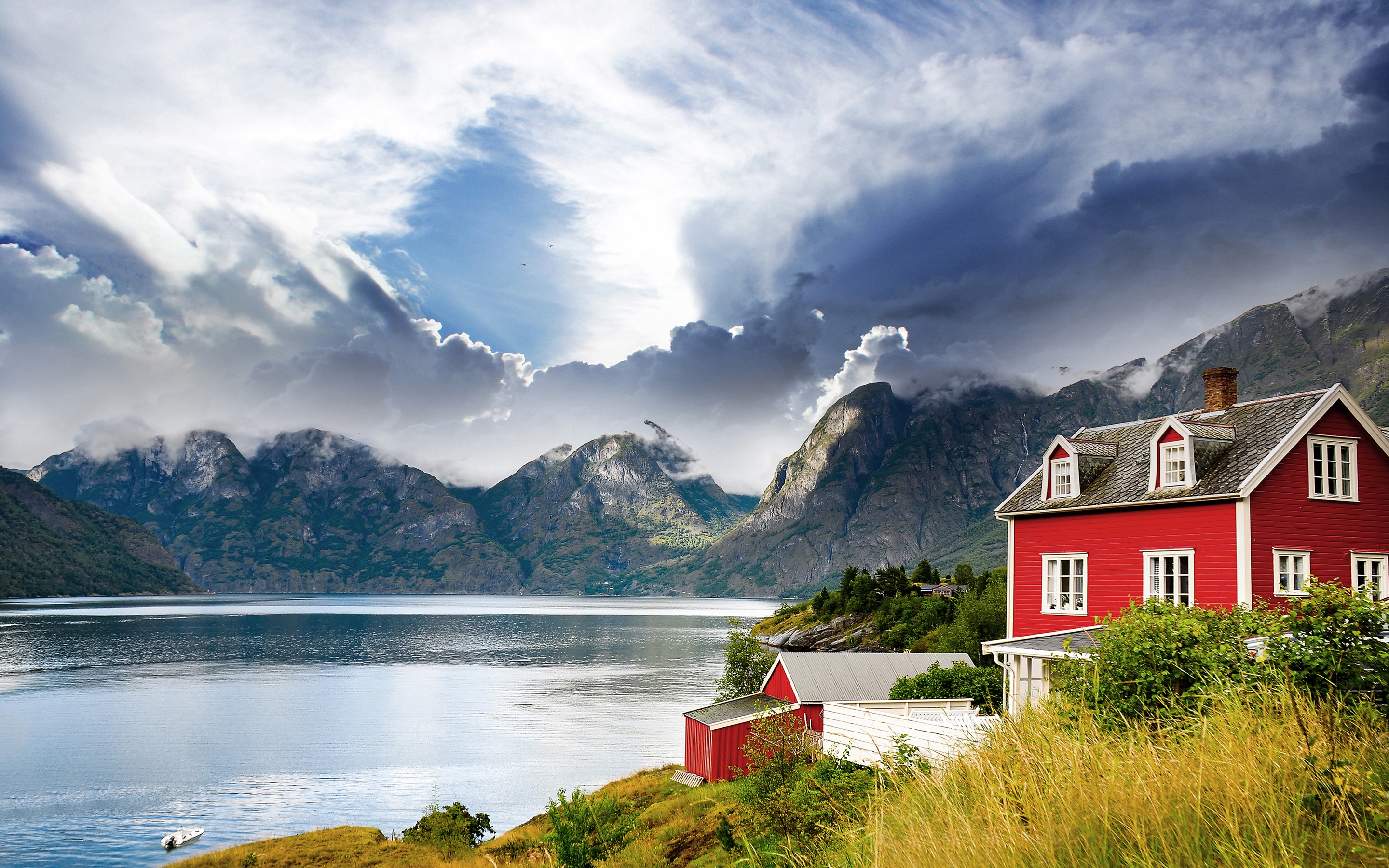 Norway Landscape for 2880 x 1800 Retina Display resolution