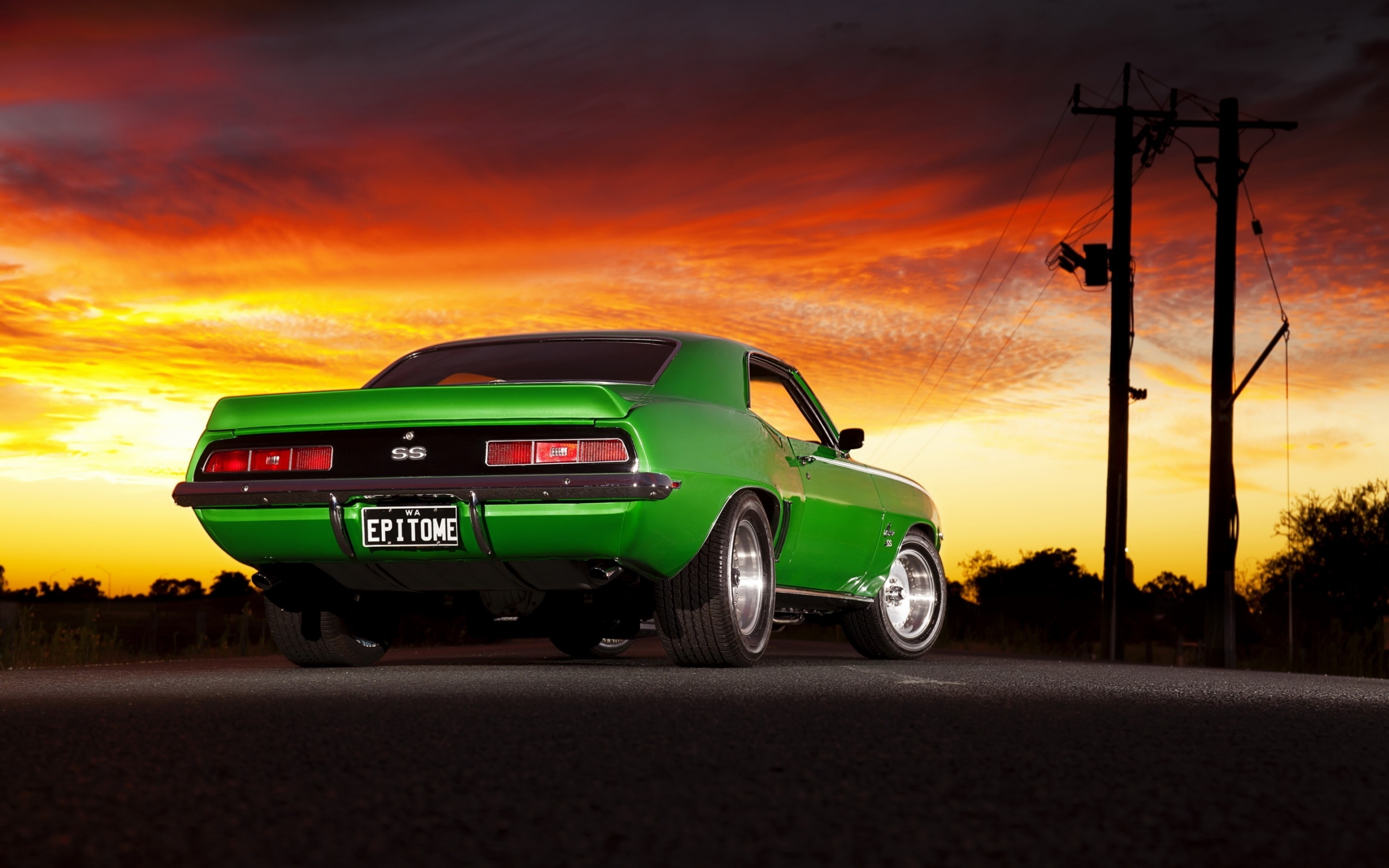 Old Green Chevrolet Camaro for 2560 x 1600 widescreen resolution