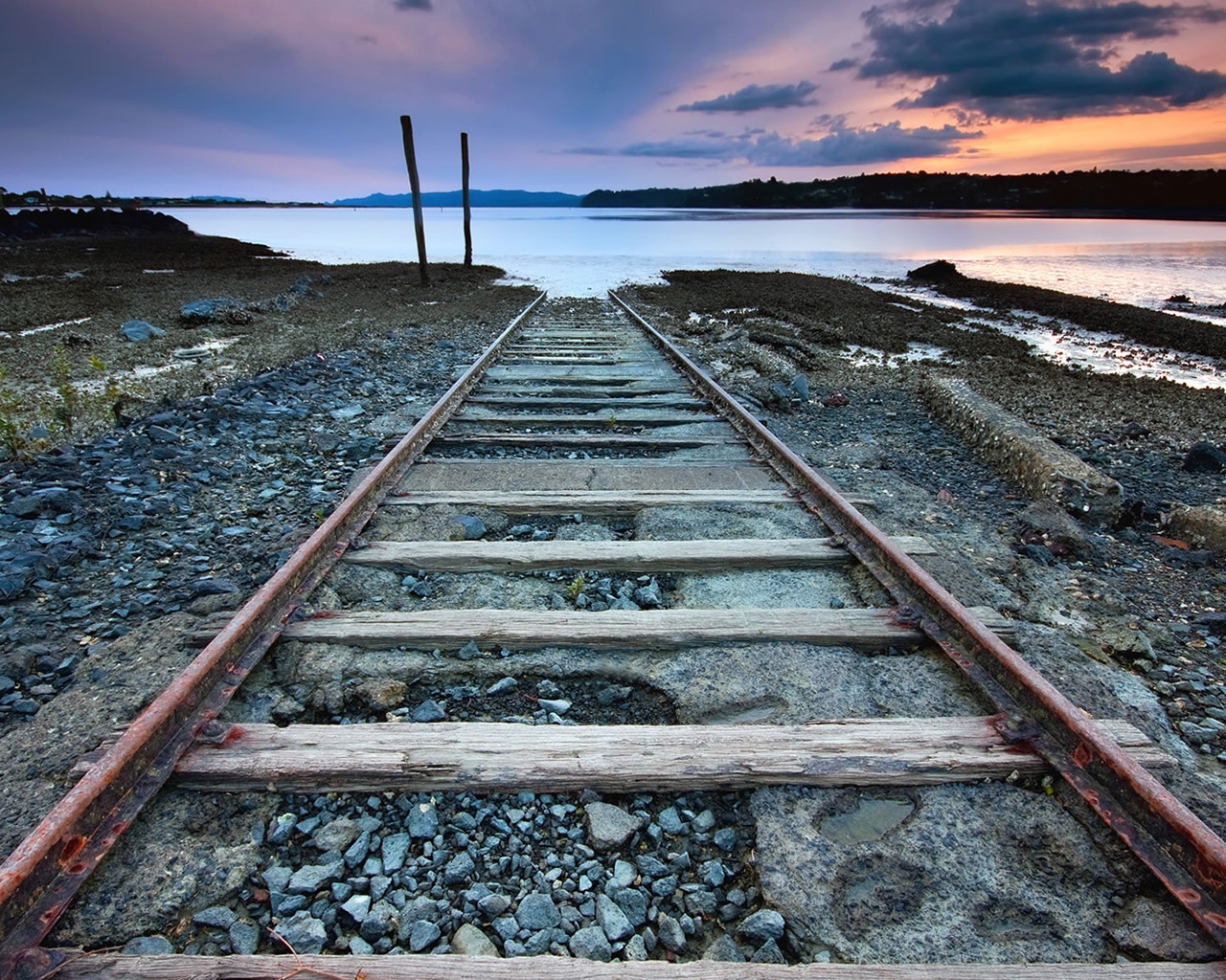 Old Railroad for 1280 x 1024 resolution