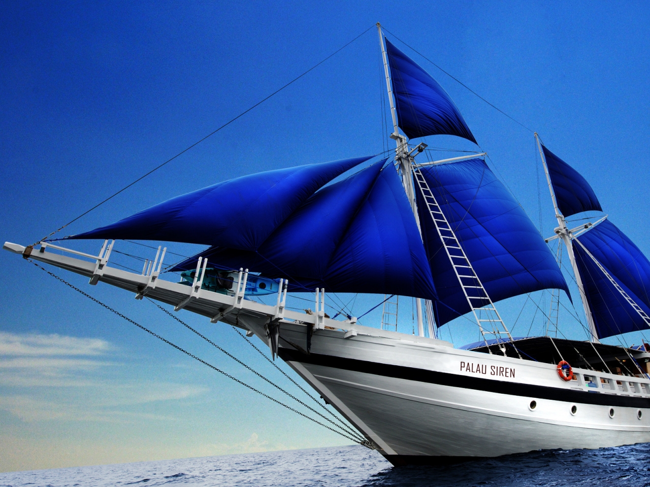 Palau Siren Boat for 1280 x 960 resolution