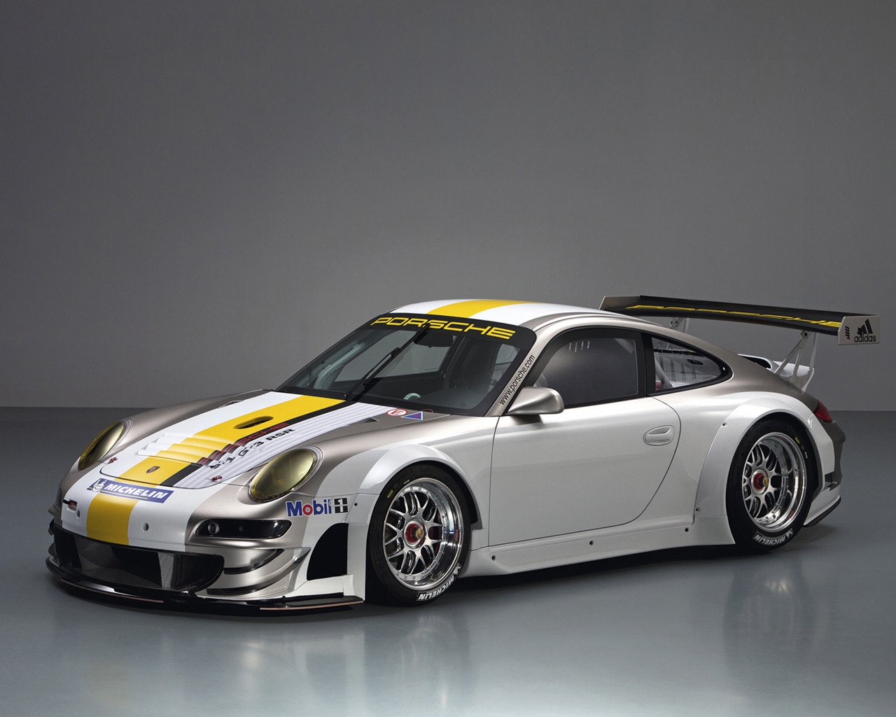 Porsche 911 GT3 RSR Studio for 1280 x 1024 resolution