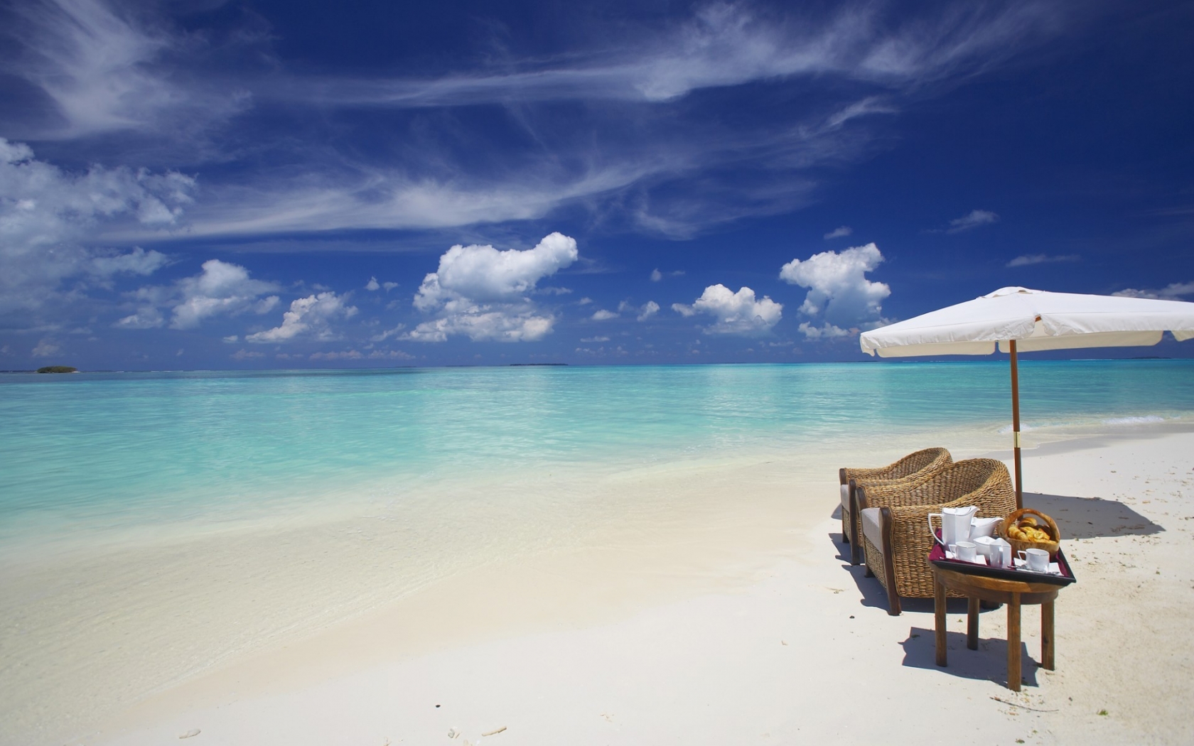Private Beach Maldives for 1680 x 1050 widescreen resolution