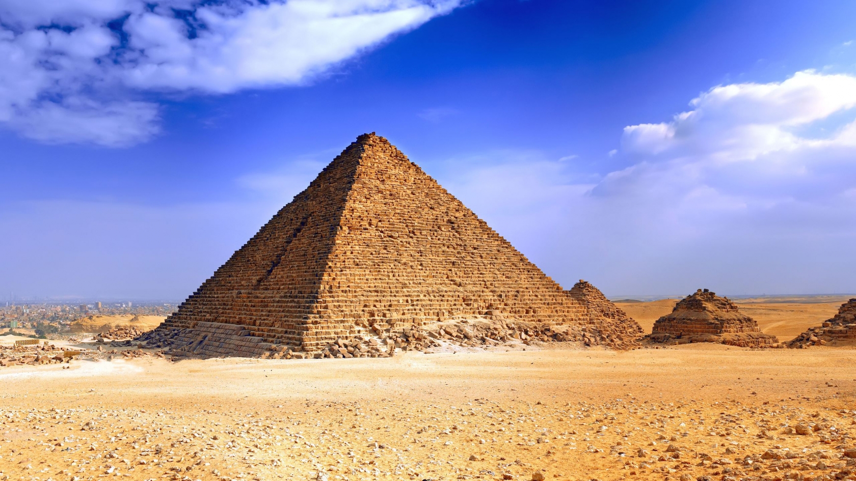 Pyramids for 1680 x 945 HDTV resolution