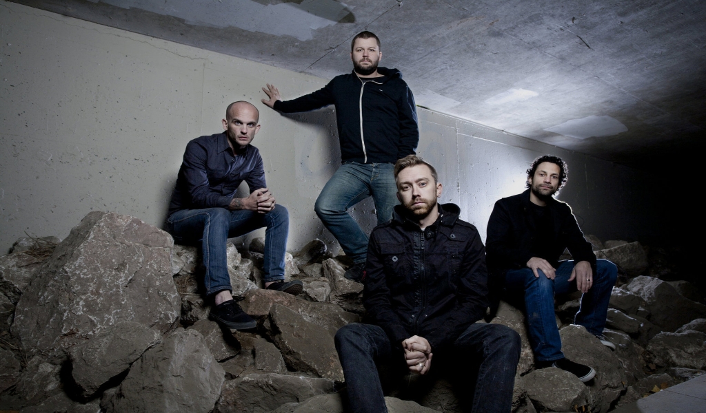 Rise Against for 1024 x 600 widescreen resolution
