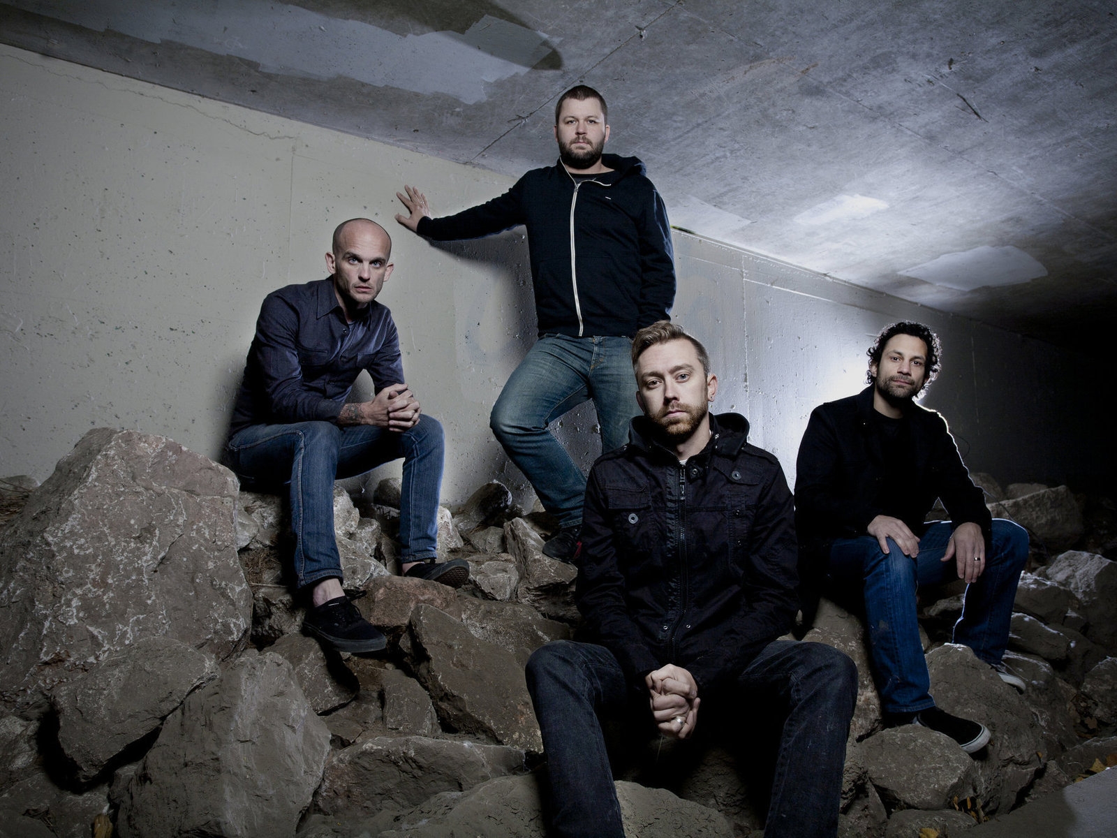 Rise Against for 1600 x 1200 resolution
