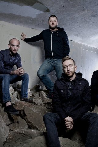 Rise Against for 320 x 480 iPhone resolution