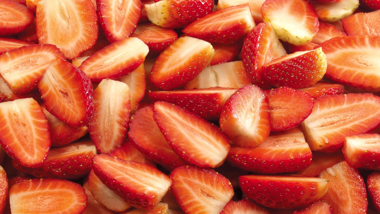 Sliced Strawberry for 1280 x 720 HDTV 720p resolution