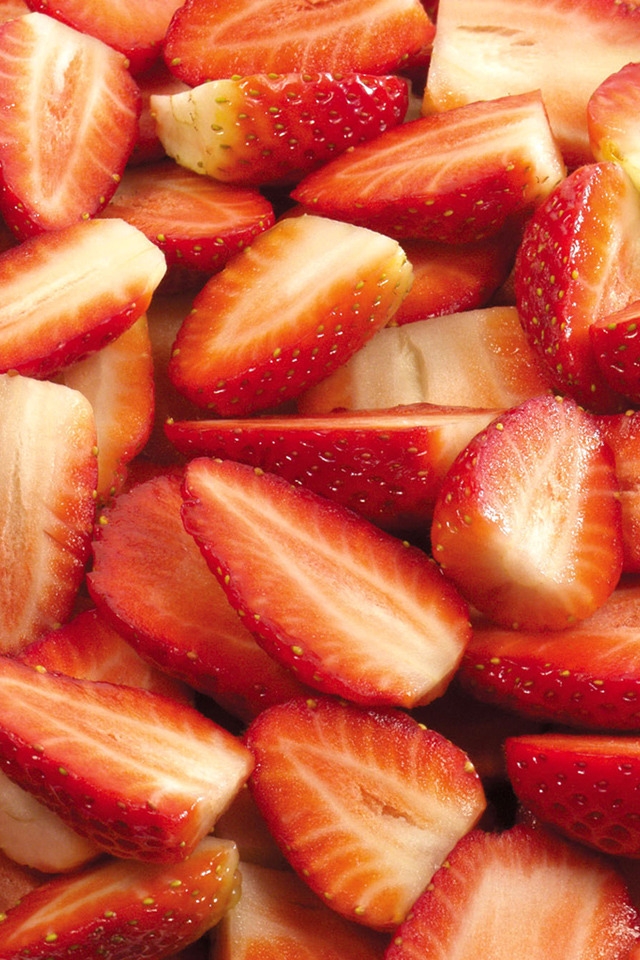 Sliced Strawberry for 640 x 960 iPhone 4 resolution