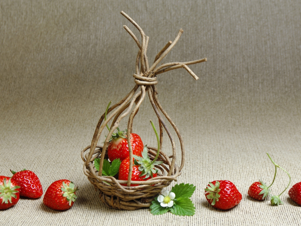 Strawberry Basket for 1024 x 768 resolution