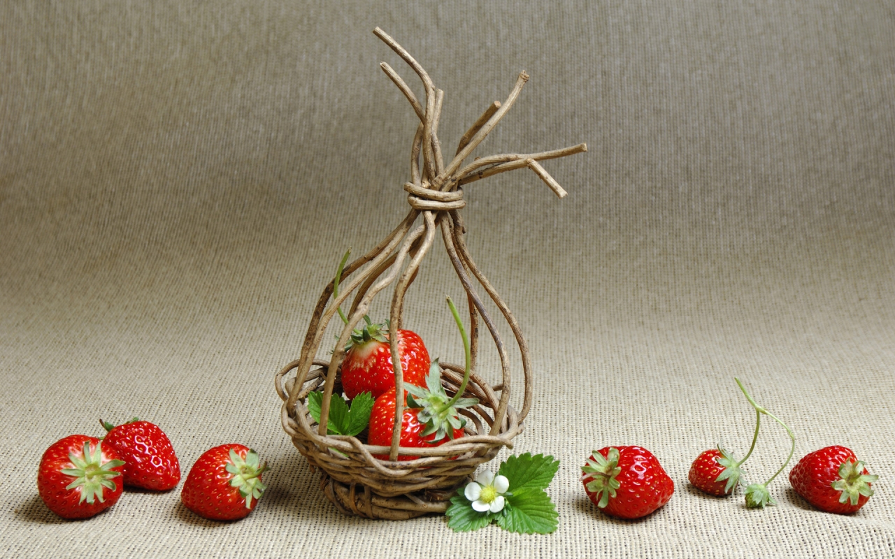 Strawberry Basket for 1280 x 800 widescreen resolution