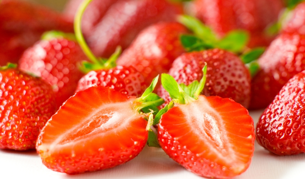 Strawberry Fruits for 1024 x 600 widescreen resolution