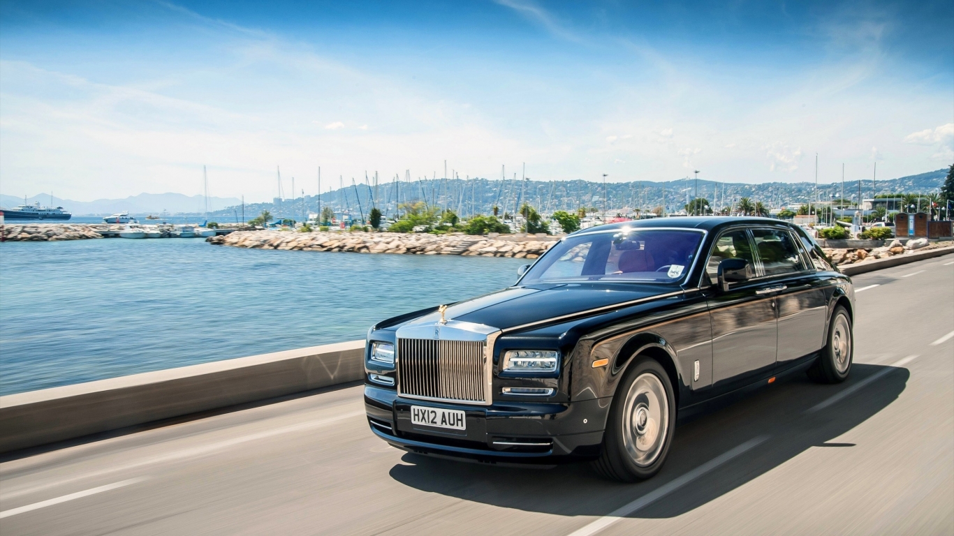 Stunning Rolls Royce for 1366 x 768 HDTV resolution