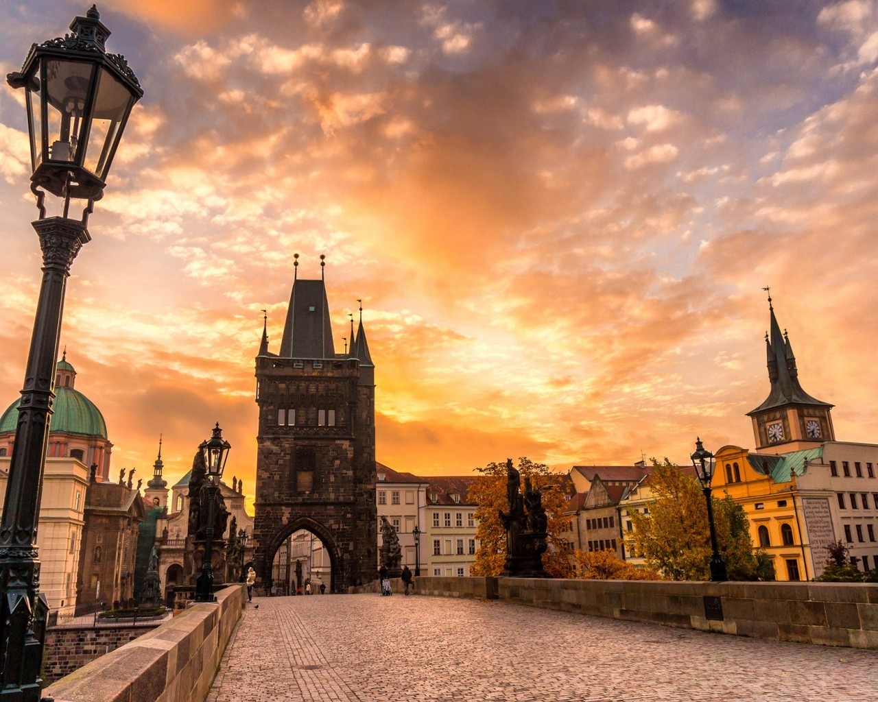 Sunset in Prague for 1280 x 1024 resolution