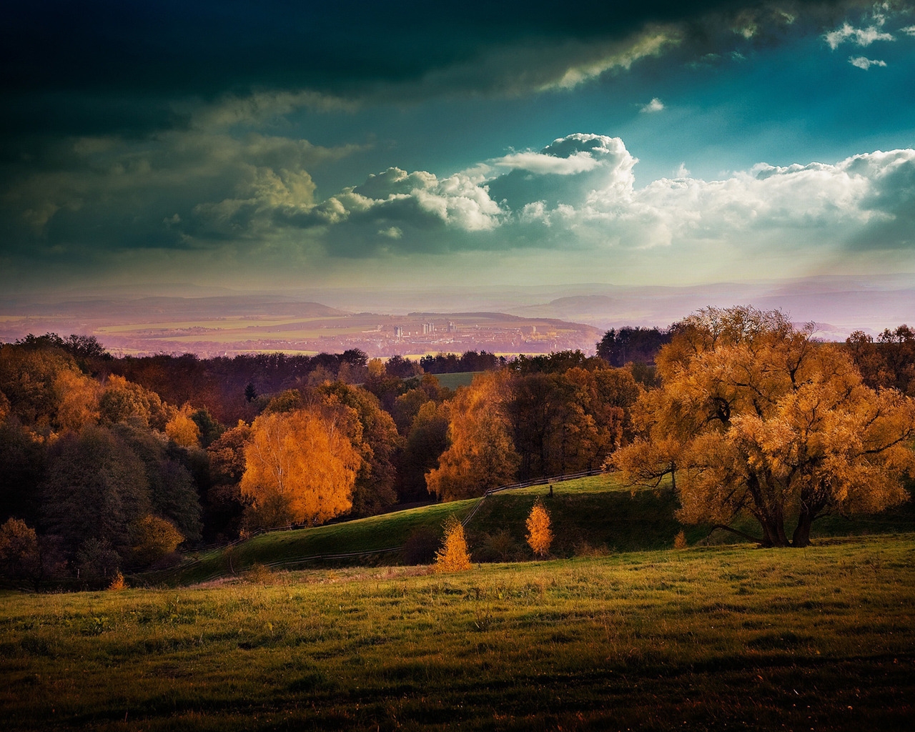 Superb Autumn Landscape for 1280 x 1024 resolution