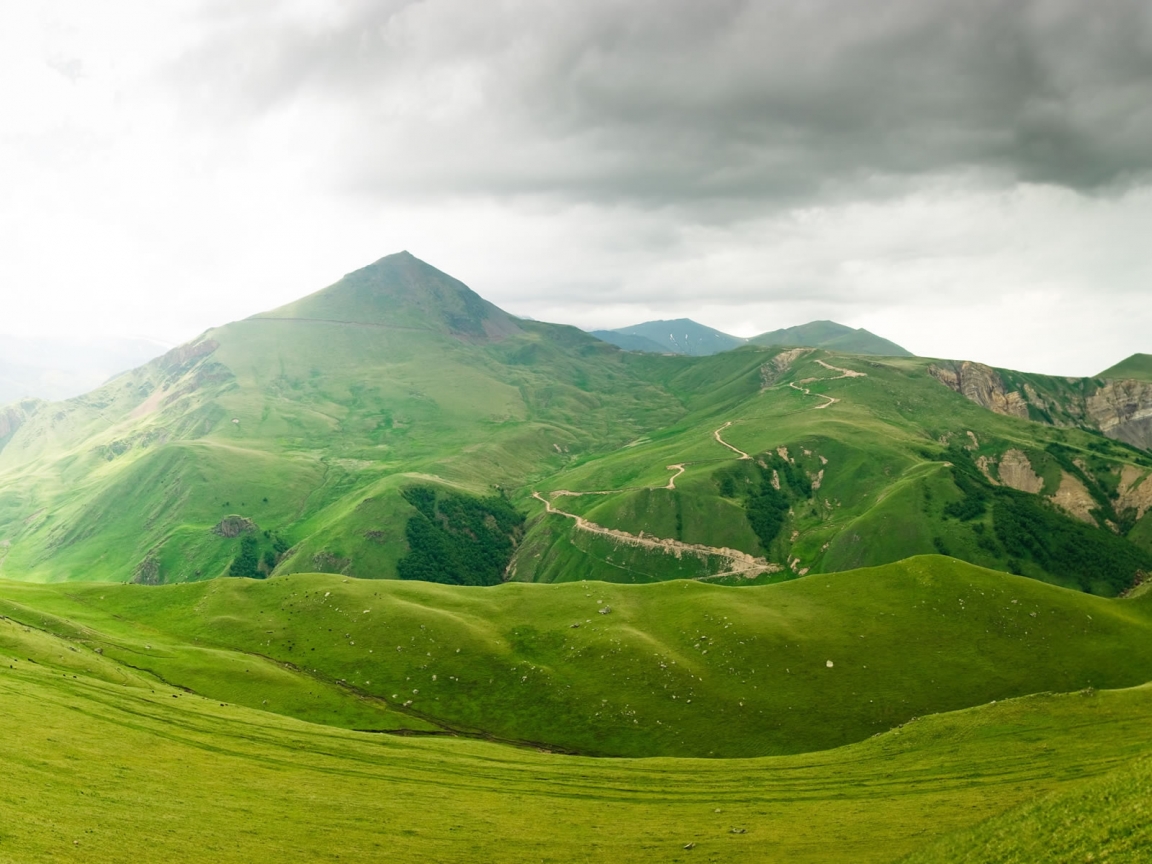 Superb Green Mountains for 1152 x 864 resolution
