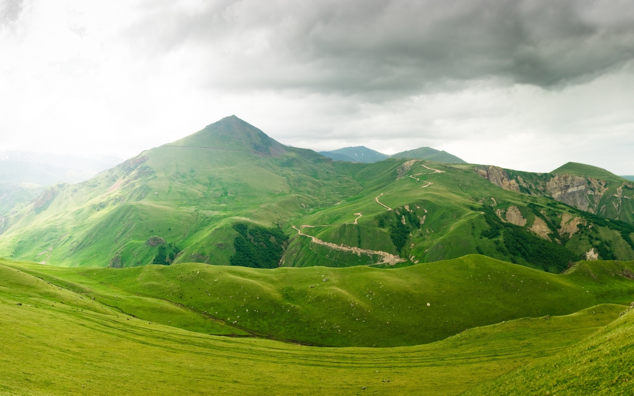 Superb Green Mountains for 1280 x 800 widescreen resolution